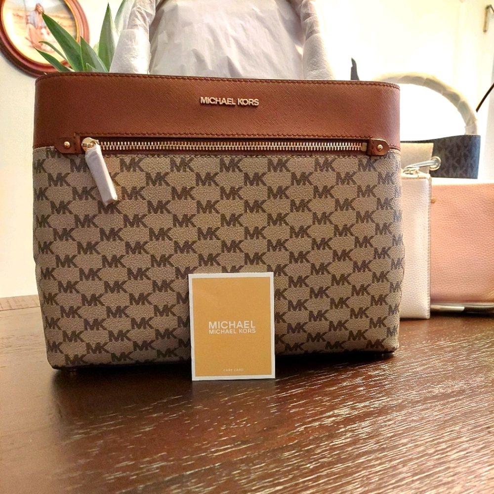 Michael Kors Hailee satchel